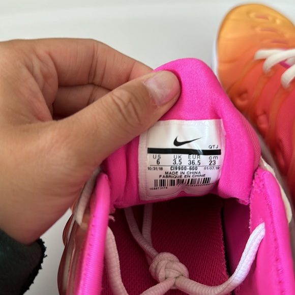 Nike Vapormax Plus - Picture 4 of 4